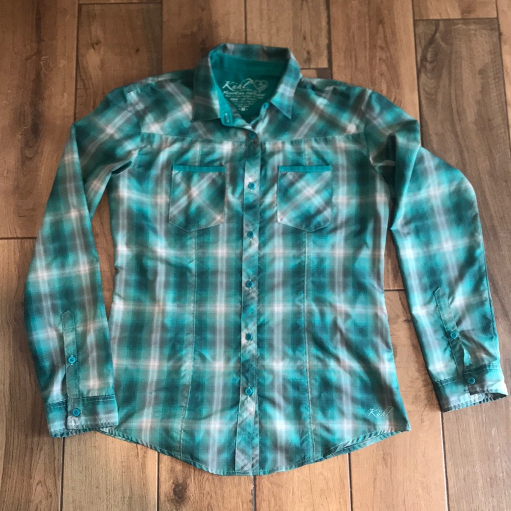 Kuhl women’s medium plaid button down